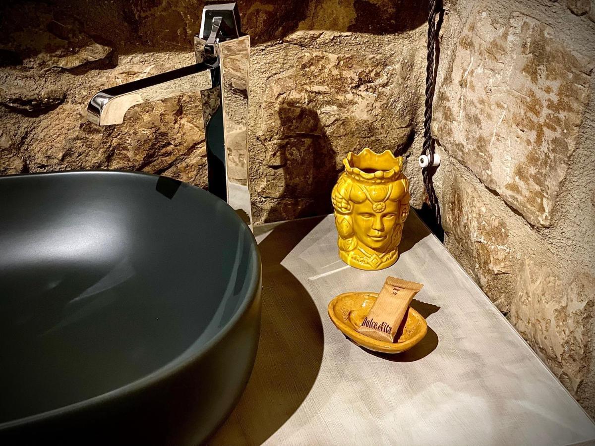 Cuturissi Hospitality & Wellnees Bed & Breakfast Ragusa Dış mekan fotoğraf